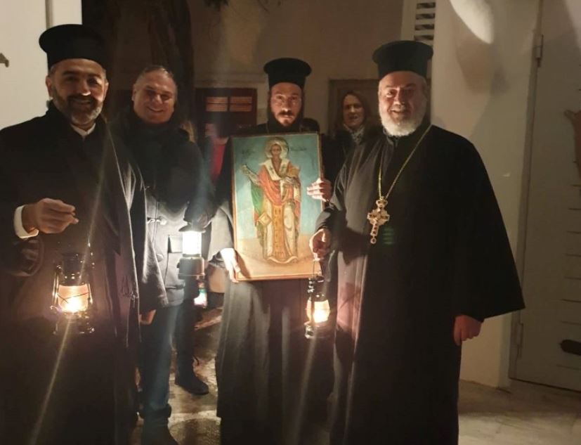 Τα φαναράκια του Αγίου Βασιλείου στη Μύκονο (ΦΩΤΟ)