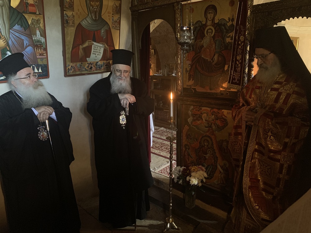 ΣΗΤΕΙΑ: Μητροπολίτες ευχήθηκαν στον Καθηγούμενο Φιλόθεο