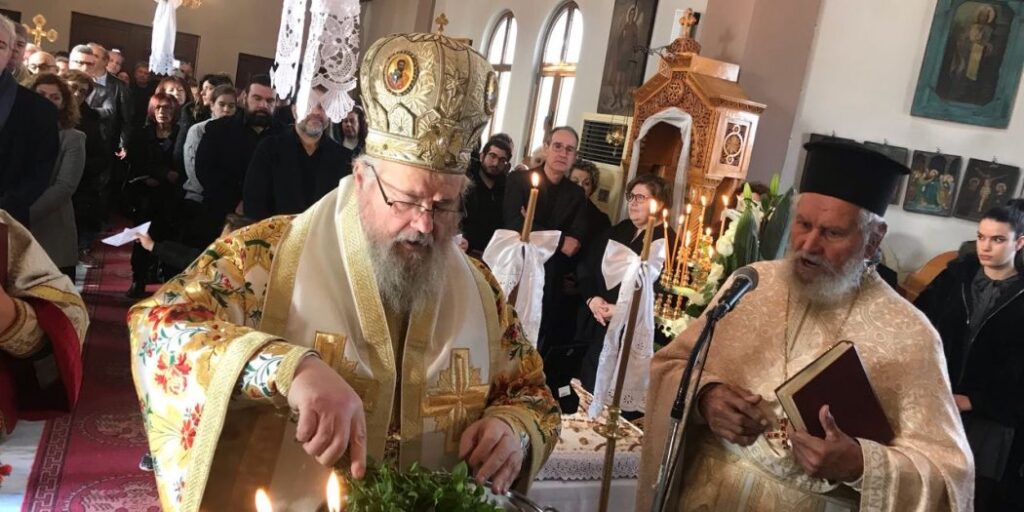 Η πρώτη Κυριακή του έτους στον Τίμιο Σταυρό περιοχής Βαρυπέτρου