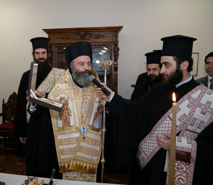 “Το νέο έτος να αποκτήσουμε περισσότερα χαμόγελα”