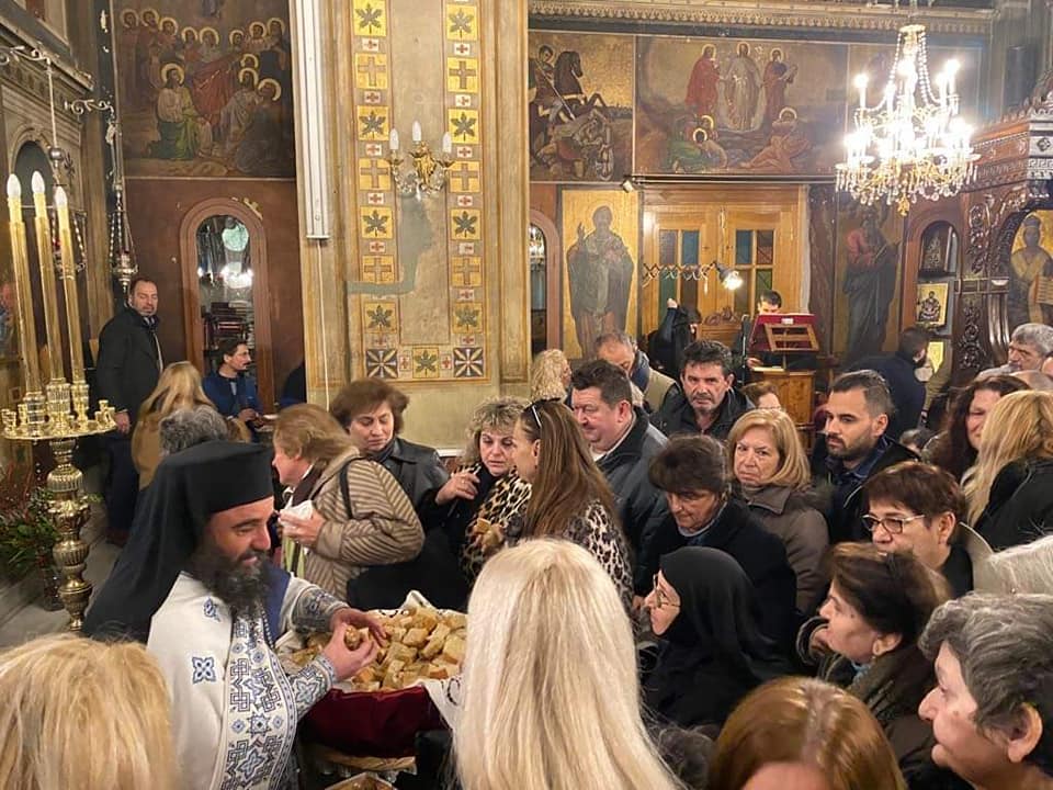 ΨΥΡΡΗ: Πλήθος πιστών ευχήθηκε στον π. Θεοδόσιο