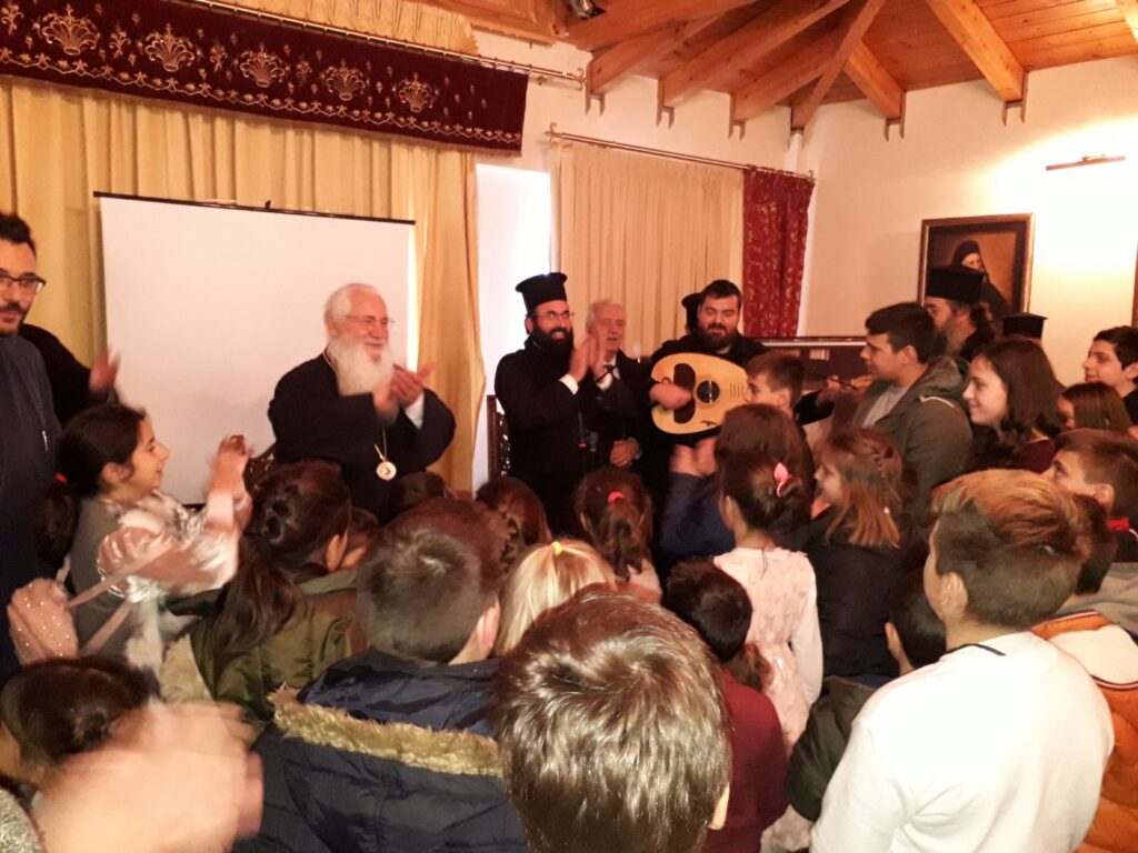 Γέμισαν παιδικές φωνές τα Γραφεία της Μητροπόλεως στη Λιβαδειά