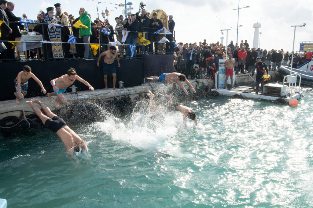Αψήφισαν τους ισχυρούς ανέμους στην Αγία Νάπα