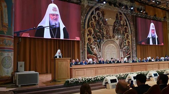 “Οι πιστοί πρέπει να μιλούν ανοικτά στο διαδίκτυο”