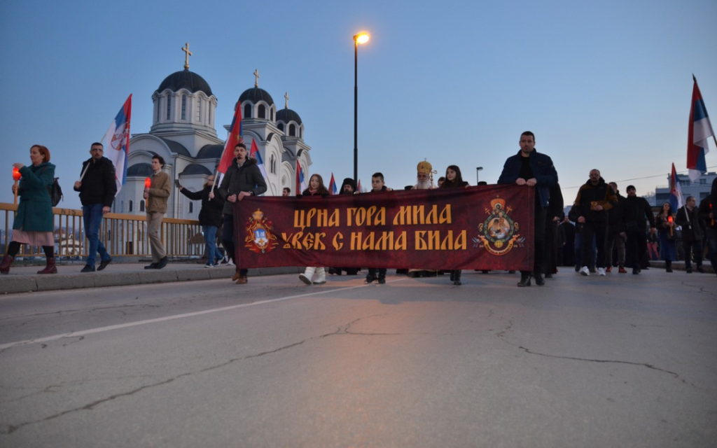 Више хиљада Ваљеваца у саборној литији за спас светиња Црне Горе и Косова и Метохије
