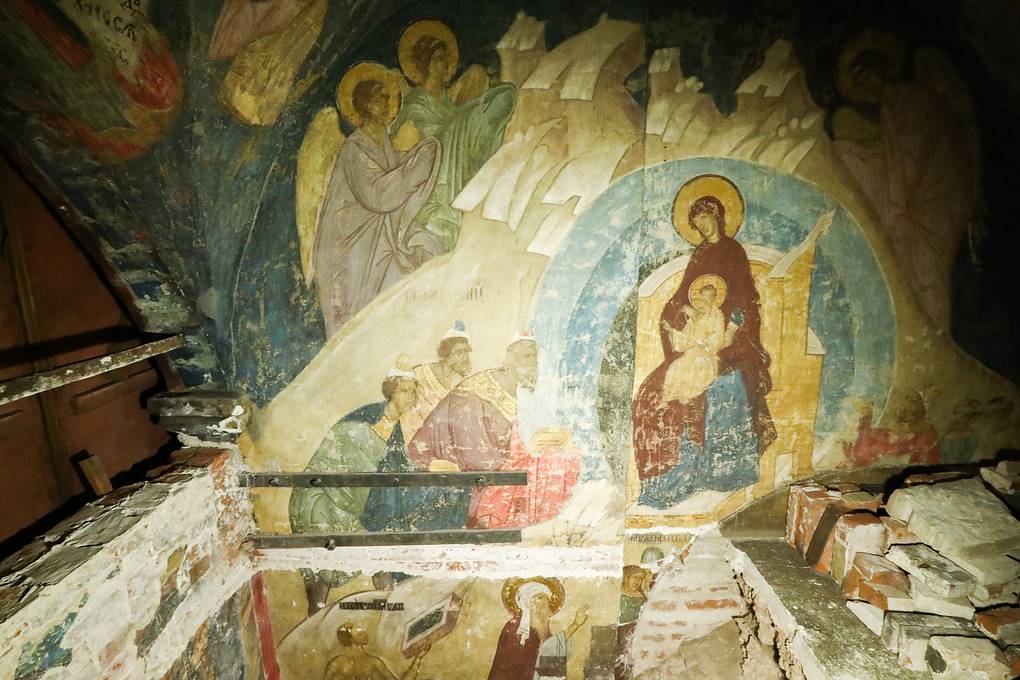 Ancient paintings discovered during Moscow Kremlin’s Uspensky Cathedral restoration