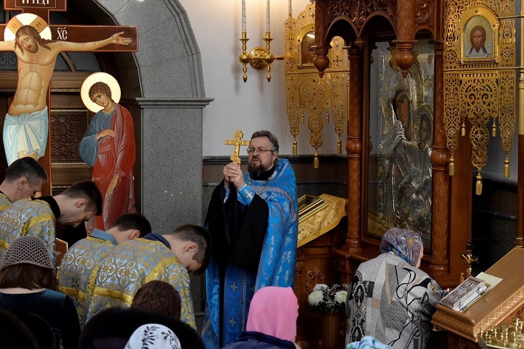 Тройной праздник в Покровском храме Озёрска