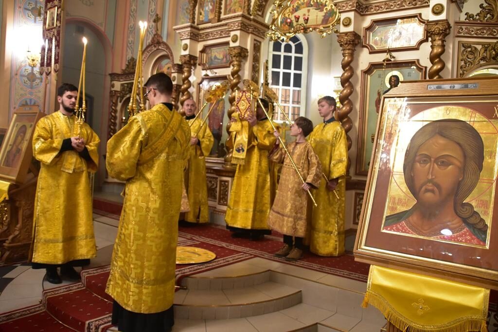 Совершено воскресное Всенощное бдение Архиерейским служением в Елгаве