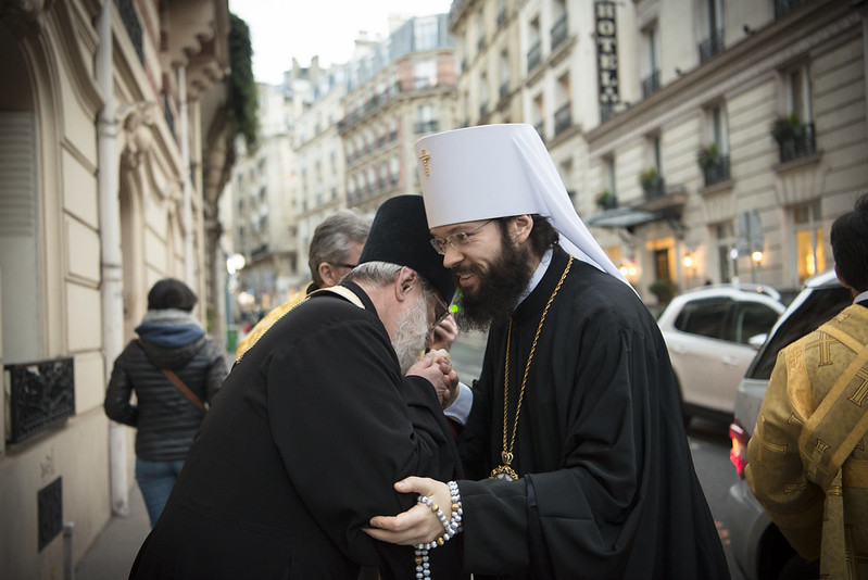 В канун престольного праздника митрополит Антоний совершил всенощное бдение в Трехсвятительском храме в Париже