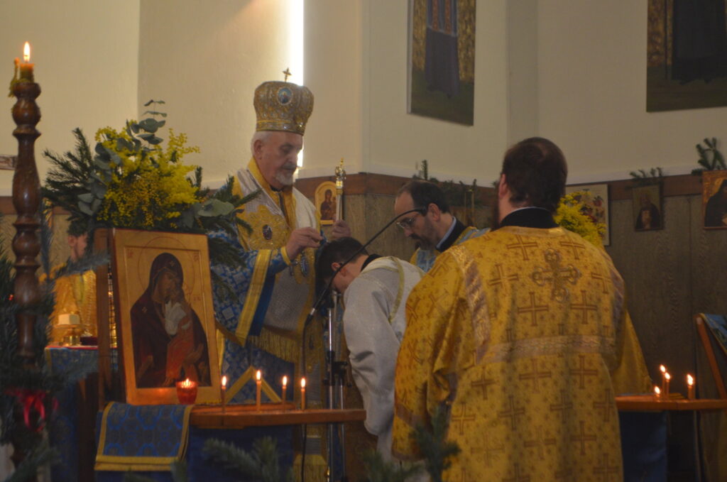 Χειροτονία νέου Διακόνου από τον Σεβ. Μητροπολίτη Γαλλίας
