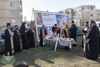 Започва изграждането на първия храм у нас, посветен на св. Серафим Софийски Чудотворец