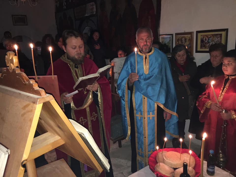 Mbrëmësorja panagjirike në paraklisin e Shën Harallambit, pranë manastirit të Hyjlindëses Mari në fshatin Vodicë, Berat