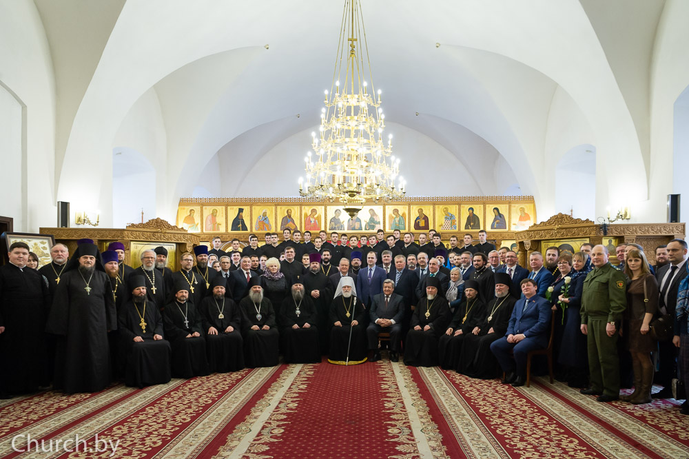 В актовый день Минской духовной семинарии Патриарший Экзарх возглавил Литургию в Жировичском монастыре