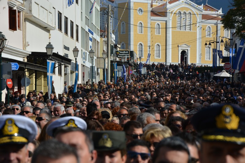 Χιλιάδες πιστοί τίμησαν την Πολιούχο της Καλαμάτας (ΦΩΤΟ)