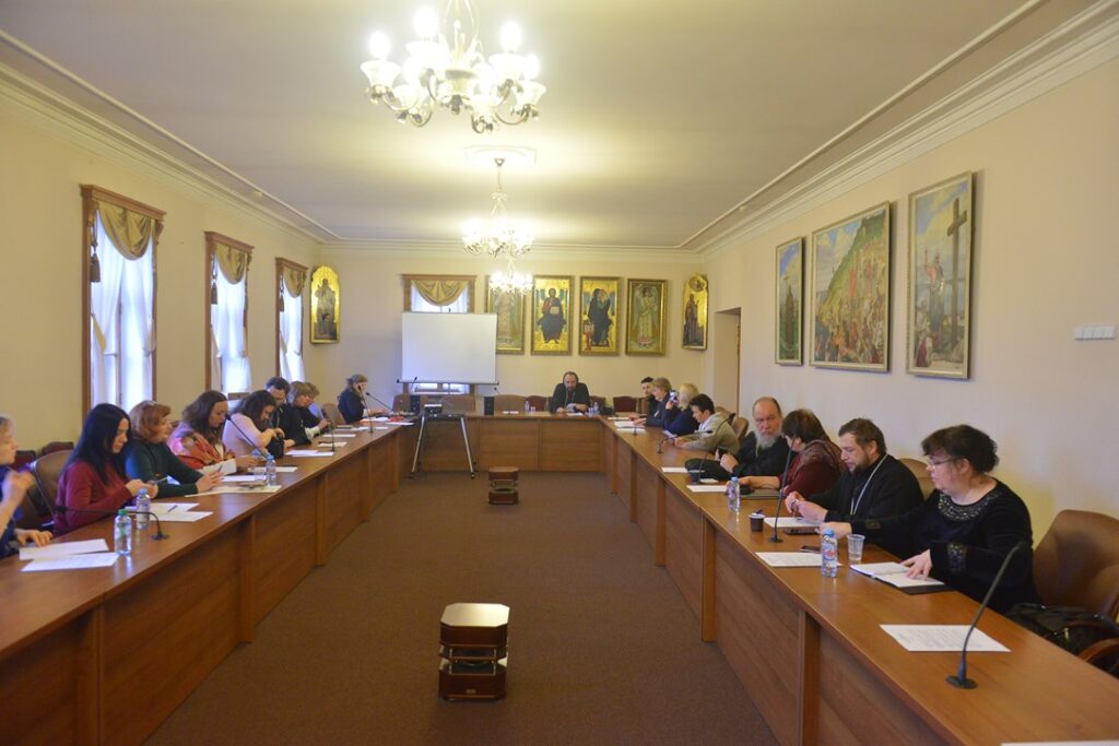 В ОВЦС прошел круглый стол на тему участия Русской Православной Церкви в профилактике и борьбе с ВИЧ/СПИДом