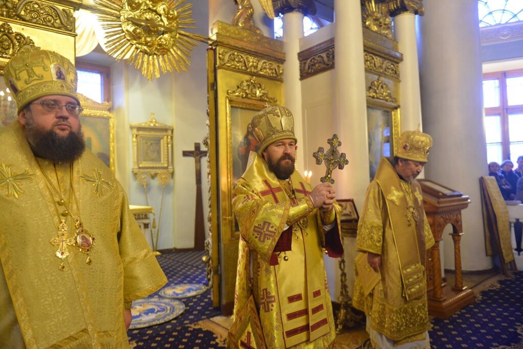 Митрополит Иларион: Будем всей своей жизнью нести Христа окружающим нас людям