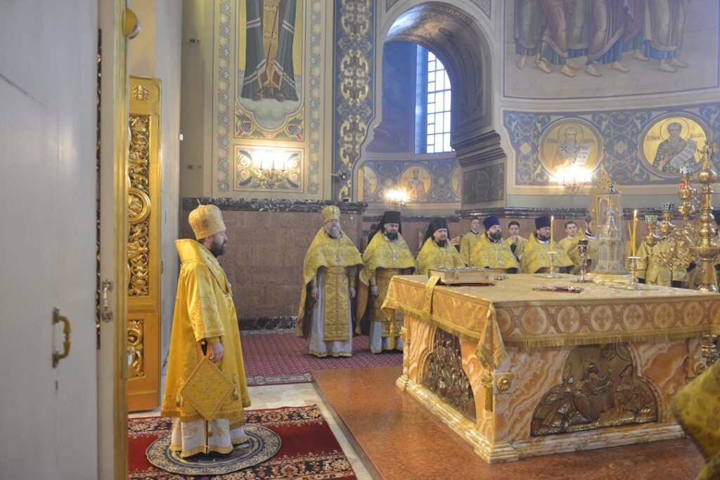 Митрополит Волоколамский Иларион совершил Божественную литургию в Спасо-Преображенском соборе Николо-Угрешского монастыря