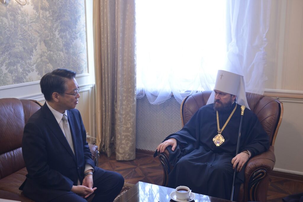 Митрополит Волоколамский Иларион встретился с послом Японии