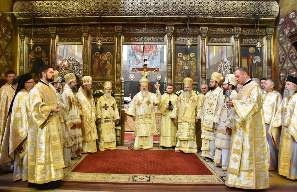 IPS Andrei, arhiereu de trei decenii. I-a mulţumit lui Dumnezeu „pentru toate binefacerile”