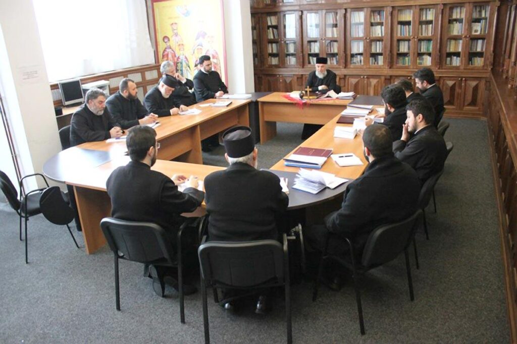 Întâlnire pentru intensificarea activităților filantropice și educative cu tinerii
