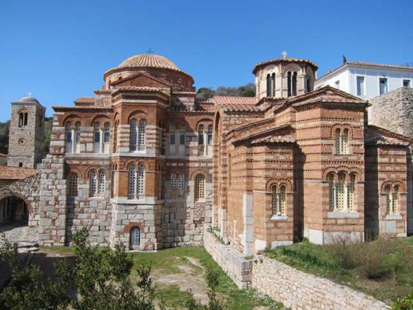 Η ιστορική Μονή του Οσίου Λουκά