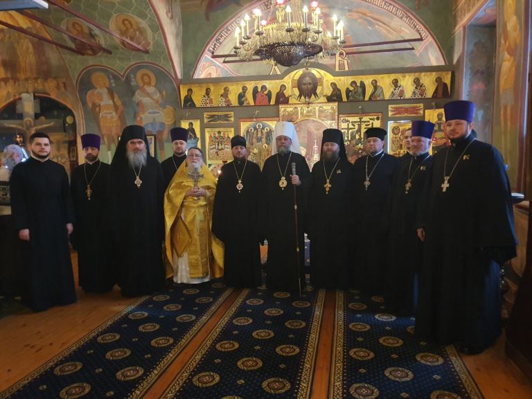 Metropolitan Vladimir celebrated the Divine Liturgy on the Sunday of Zacchaeus in the in the parish representing the Orthodox Church of Moldova in Moscow
