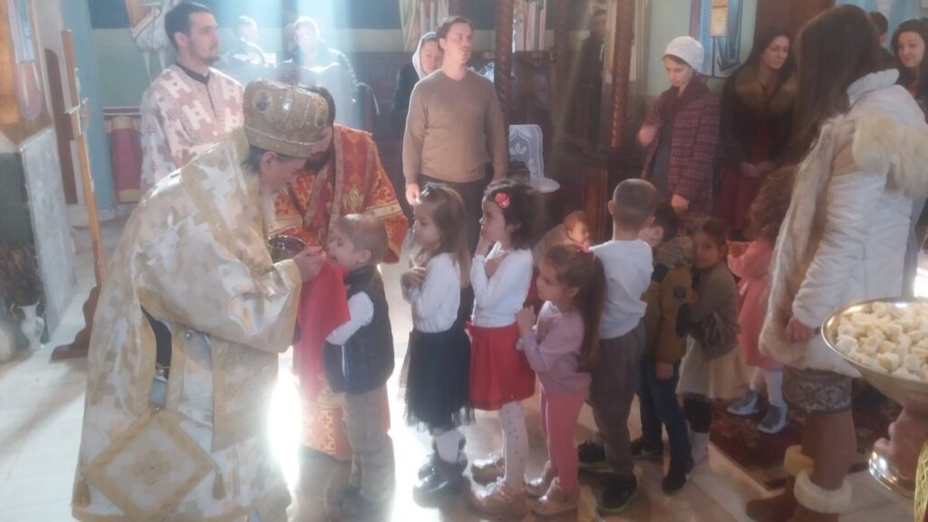 Љубав се изражава кроз служење другима у добру