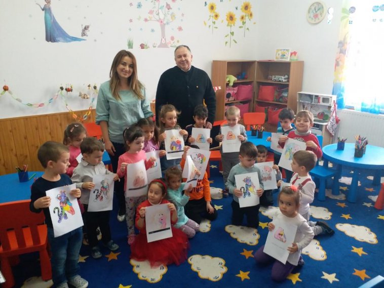 ZIUA ÎMBRĂȚIȘĂRILOR la Grădinița Căsuța cu Povești din Curtea de Argeș