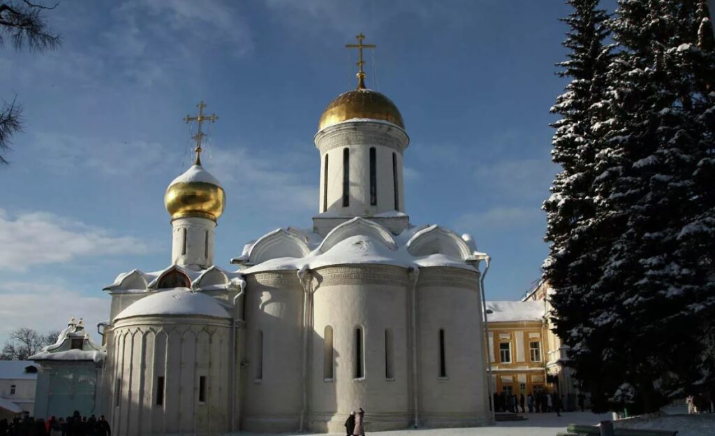 Православные христиане отмечают Сретенье Господне