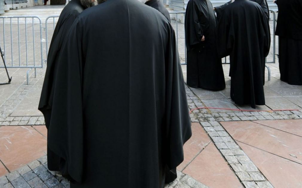 O Σύνδεσμος Κληρικών κρούει τον κώδωνα για Χίο – Λέσβο