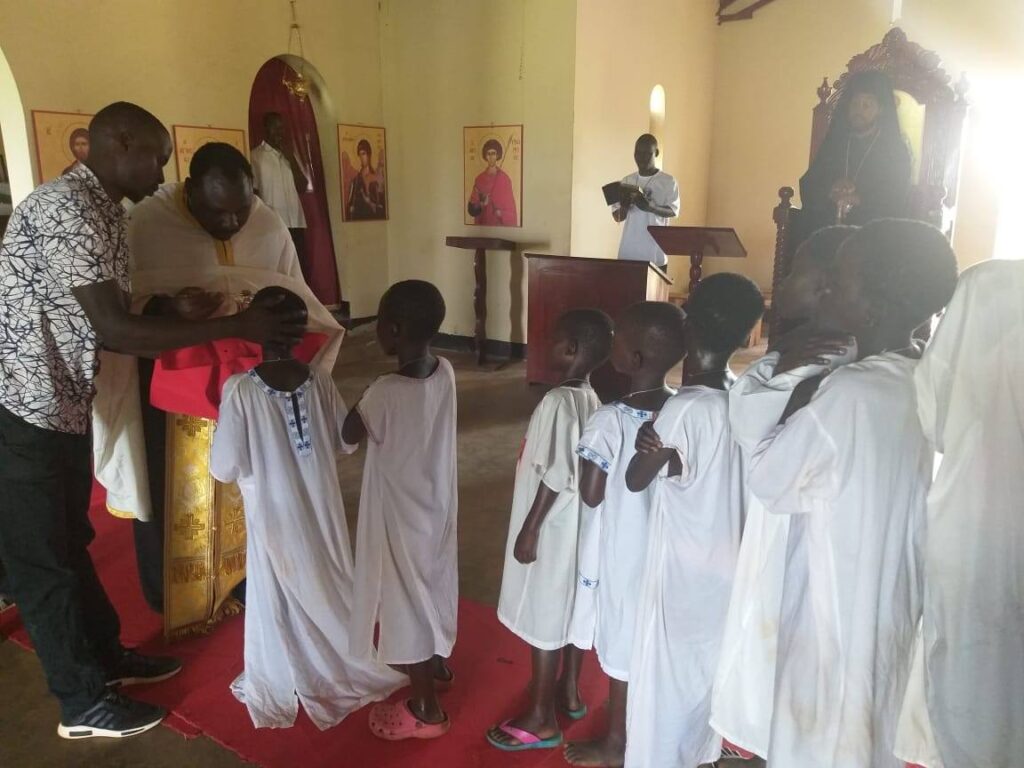 Βαπτίσεις τελέσθηκαν στην Γκούλου της Ουγκάντα (ΦΩΤΟ)