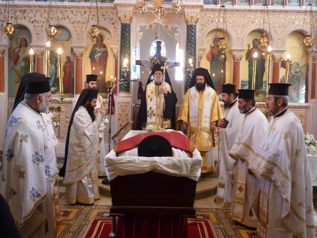 Η Εξόδιος Ακολουθία του μακαριστού Ιερέως Νικολάου Τσαμάνδουρα