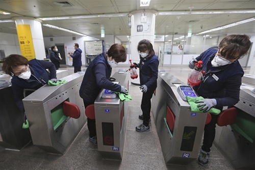 Молебен о спасении от коронавируса будут служить в Москве еженедельно