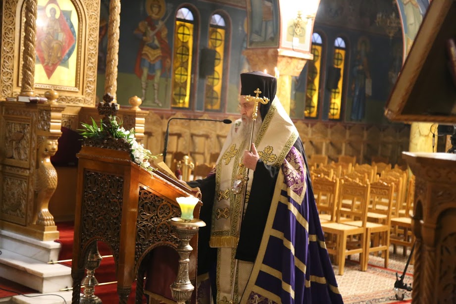 Χαιρετισμοί στον άδειο Άγιο Δημήτριο Ναυπάκτου