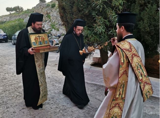 Τα ιερά Λείψανα των Αγίων Κωνσταντίνου & Ελένης στην Αληθινή Σύρου