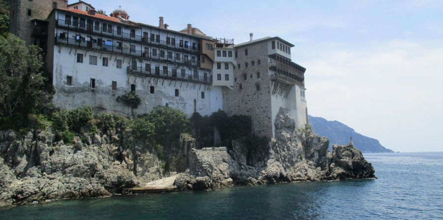 Το Άγιο Όρος “αγρυπνεί” για τον κορωνοϊό