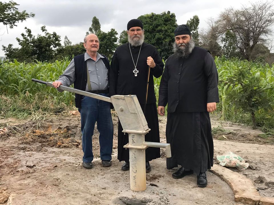 Ο Ιεραπόστολος επιστήμονας που συμβάλει στη δημιουργία ναών στα βάθη της Αφρικής!