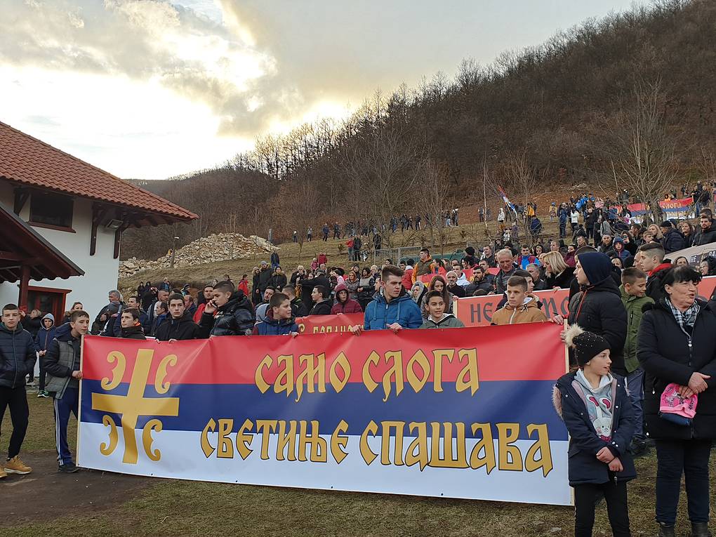 Епископ из Черногории заявил, что народ страны религиозными протестами пишет новую историю