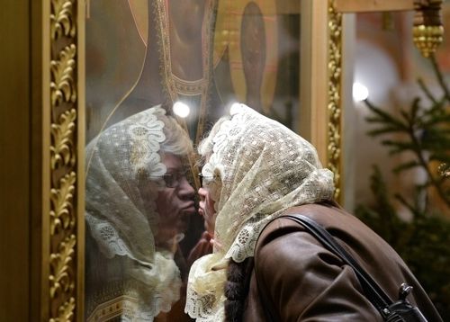 Η Ρωσική Εκκλησία για τον ασπασμό των εικόνων