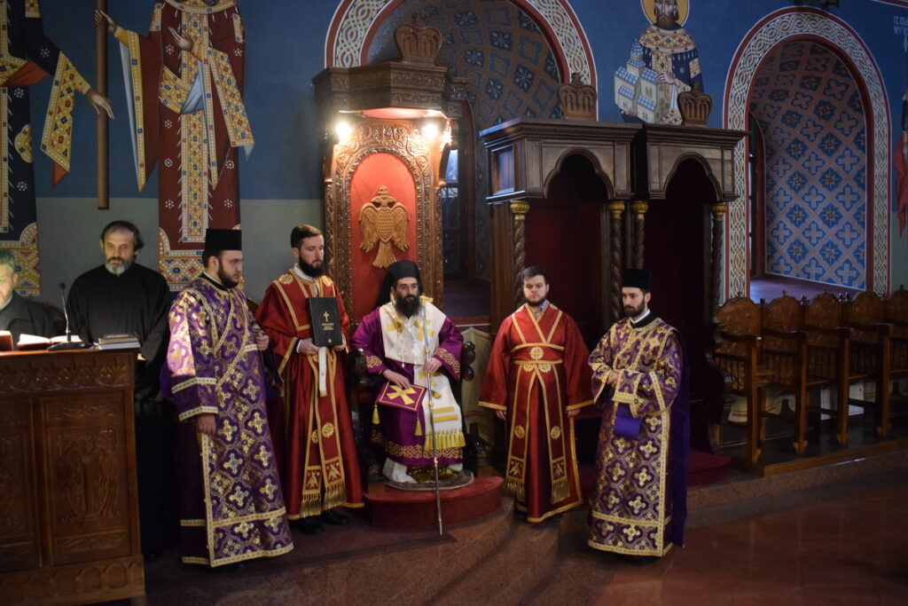 АРХИЈЕРЕЈСКА ЛИТУРГИЈА ПРЕЂЕОСВЕЋЕНИХ ДАРОВА У ПРВОЈ СЕДМИЦИ ПОСТА У САБОРНОМ ХРАМУ У НИШУ