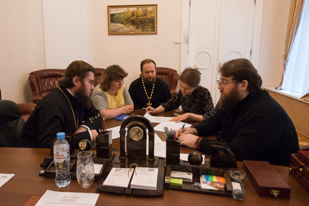 ПРЕДСЕДАТЕЛЬ ФХУ ПРОВЕЛ РАБОЧЕЕ СОВЕЩАНИЕ ПО ВОПРОСАМ ВОЗВРАЩЕНИЯ ЦЕРКОВНОГО ИМУЩЕСТВА