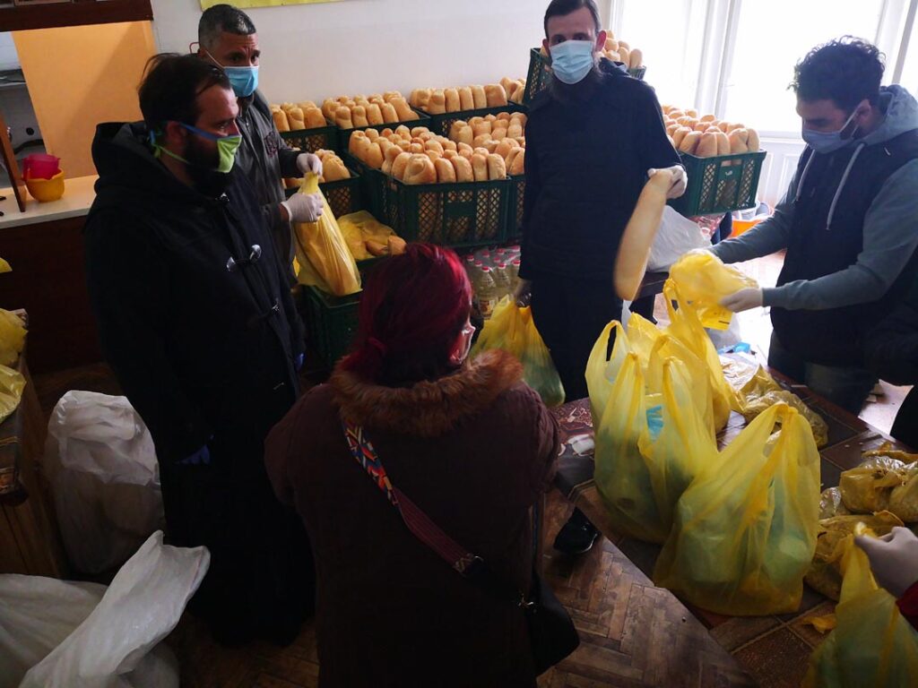 Подела пакета намирница и хигијенских средстава