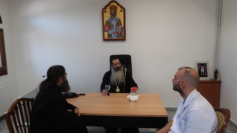 Συντονιστής ο ίδιος προς προστασία από τον κορονοϊό