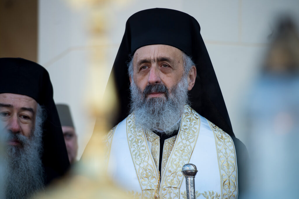 Încurajarea Arhiepiscopului Irineu: Bunii noştri înaintaşi au depășit vitregii multiple cu demnitate creştină