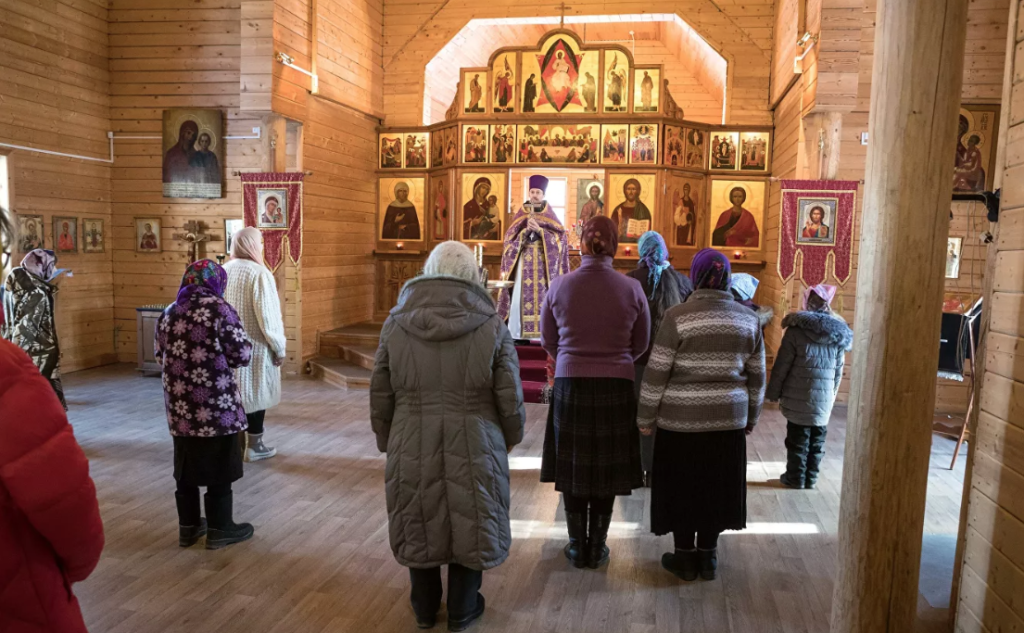В Хабаровске попросили верующих воздержаться от походов в храмы