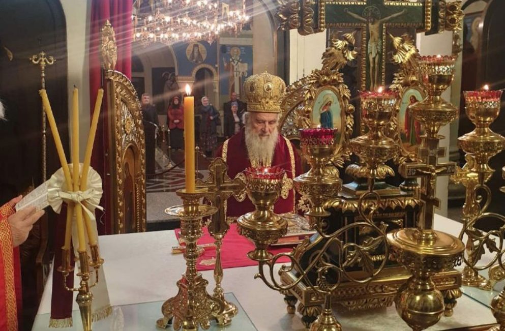 Патријарх Иринеј: “Није опасност у причешћу…”