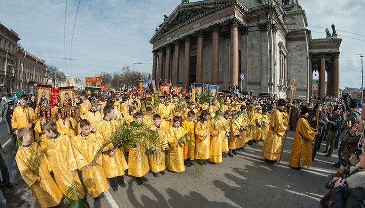 В Петербурге отменили крестный ход детей вокруг Исаакиевского собора в Вербное воскресенье