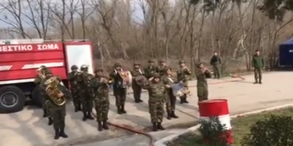 Εθνικός Ύμνος και έπαρση σημαίας στις Καστανιές