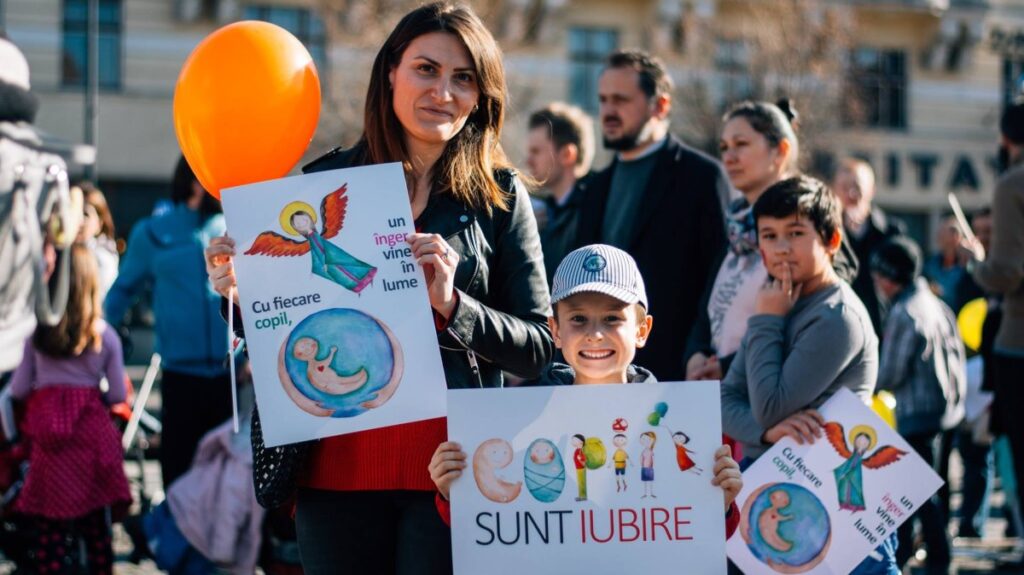 Martie, luna campaniilor pro-viață. Dan Puric participă la Marșul pentru viață de la Cluj-Napoca