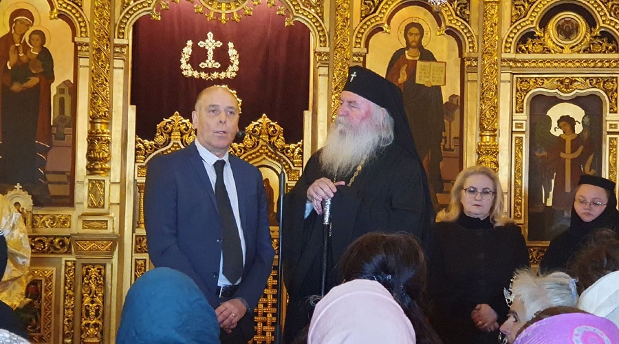 Ρουμανία: Ένας γιατρός ενημερώνει το ποίμνιο